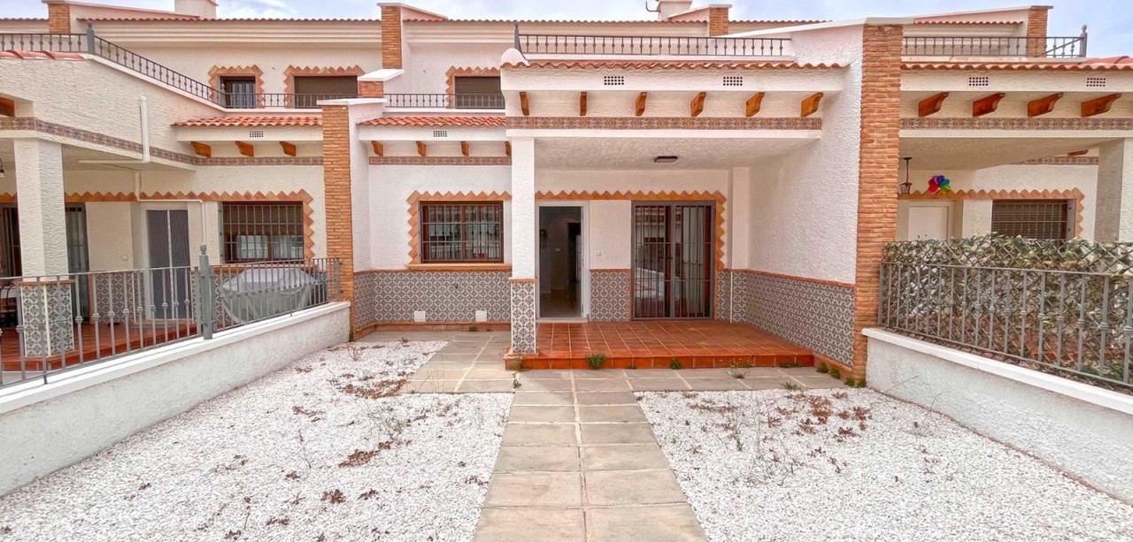3 bedroom Townhouse for sale in San Miguel de Salinas