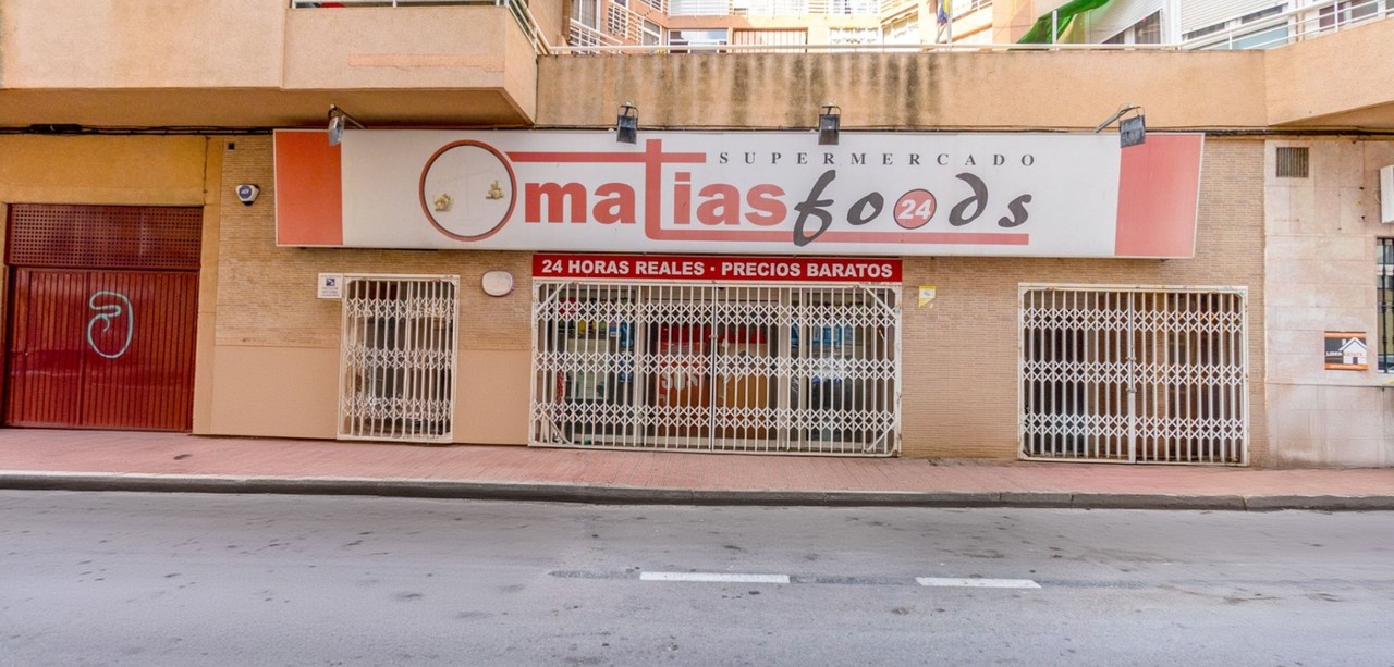 1 bedroom Comercial se vende en Torrevieja