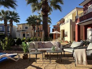 2 bedroom Villa for sale in Altaona Golf and Country Village