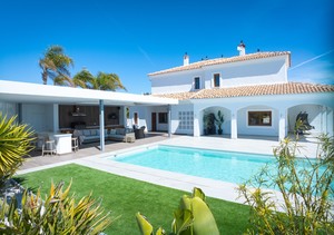 4 bedroom Villa for sale in Altaona Golf and Country Village