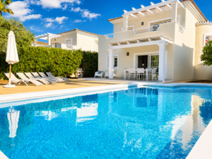 3 bedroom Villa for sale in Altaona Golf and Country Village
