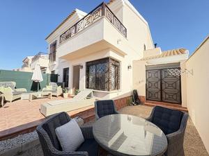 3 bedroom Townhouse for sale in San Cayetano