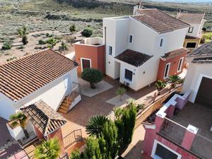 3 bedroom Villa for sale in Altaona Golf and Country Village