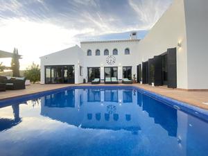 5 bedroom Villa for sale in La Tercia