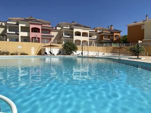 3 bedroom Apartment for sale in Altaona Golf and Country Village