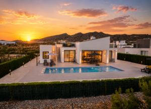 4 bedroom Villa for sale in Altaona Golf and Country Village