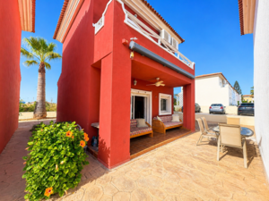 2 bedroom Villa for sale in Altaona Golf and Country Village