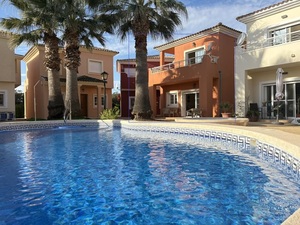 2 bedroom Villa for sale in Altaona Golf and Country Village
