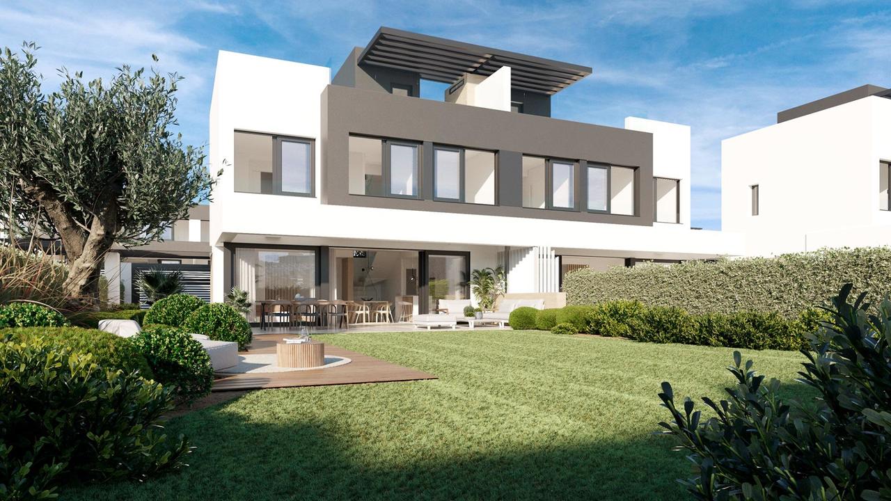3 bedroom Villa for sale in Estepona