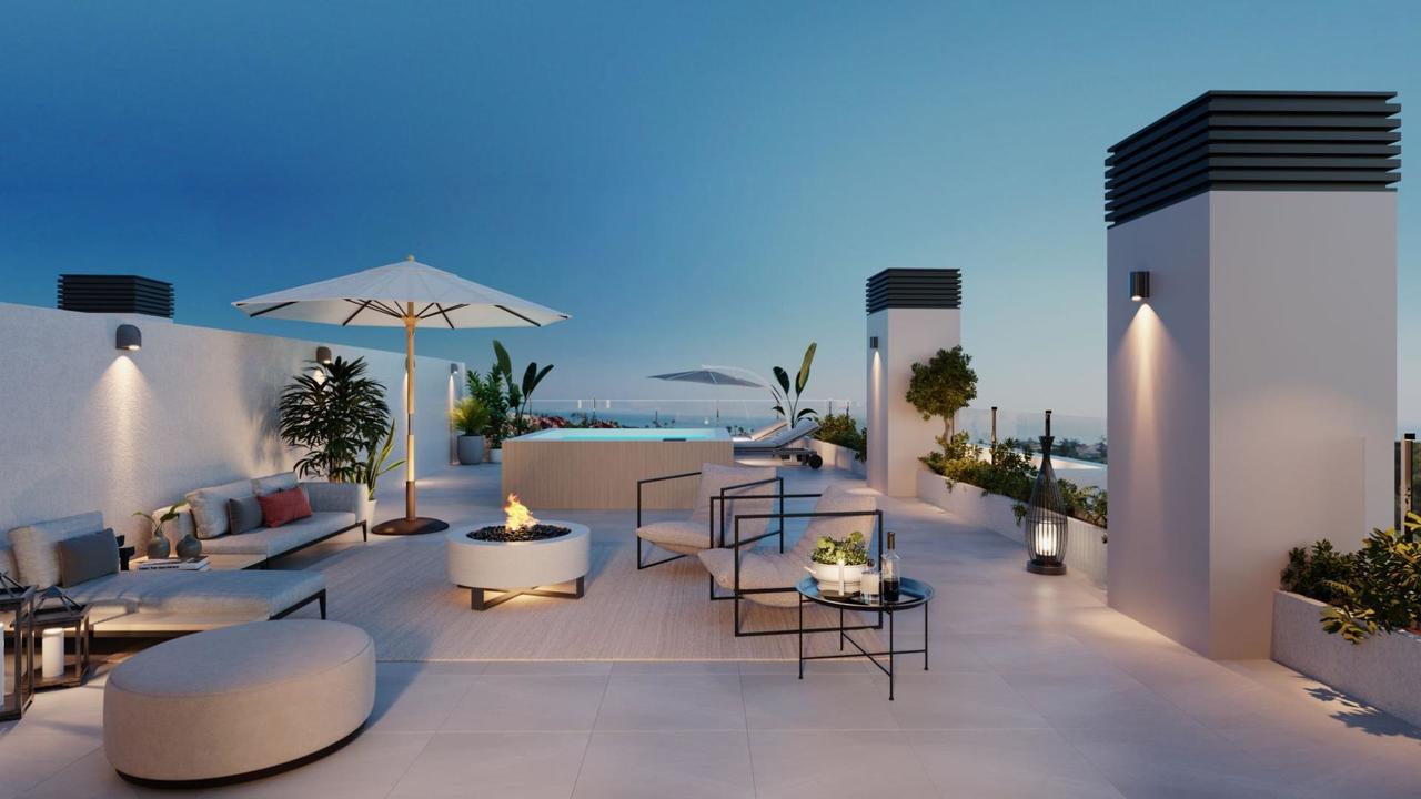 4 bedroom Penthouse for sale in Estepona