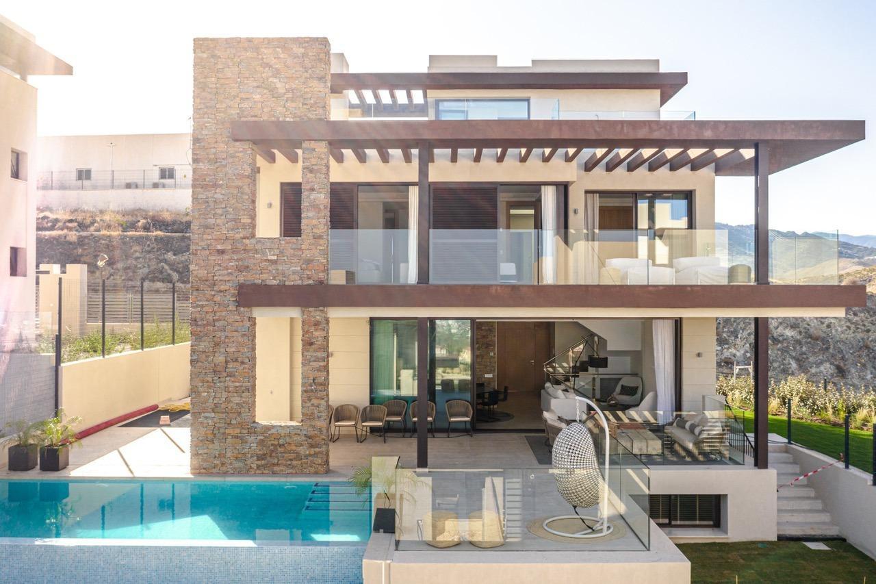 4 bedroom Villa for sale in Benahavis