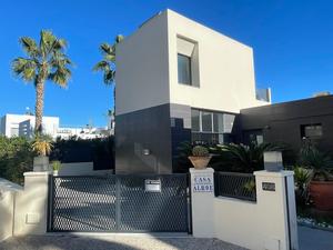 3 slaapkamers Villa te koop in Villamartin