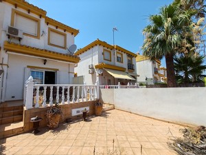 3 bedroom Villa for sale in La Mata