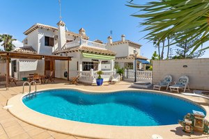 4 bedroom Villa for sale in La Zenia