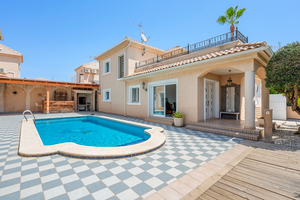 Twee villa's met zwembad, op 1 perceel in Torre de la Horadada, Alicante