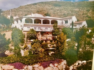 Casa de 4 dormitorios en venta en Javea