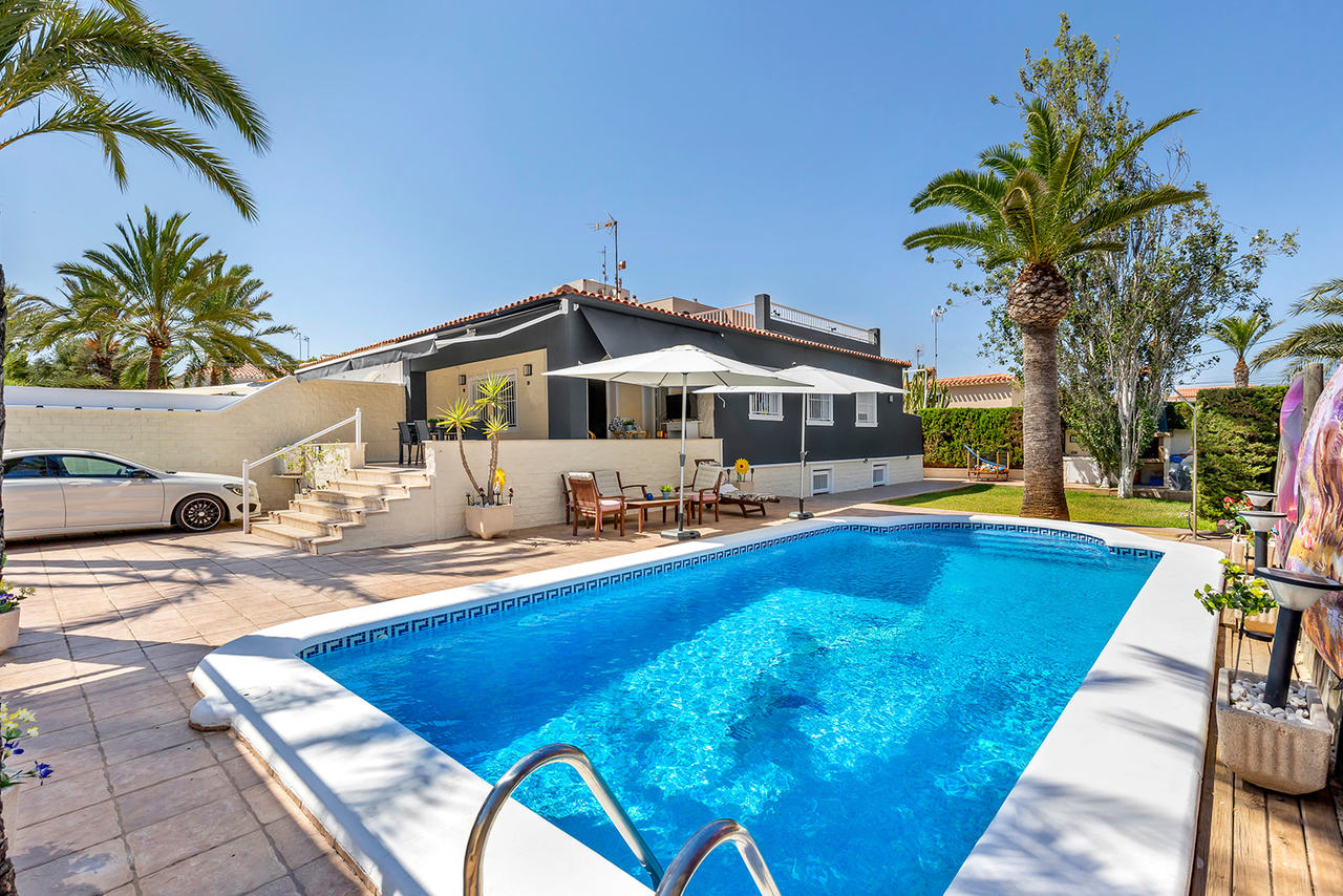 4 bedroom Villa se vende en Torrevieja