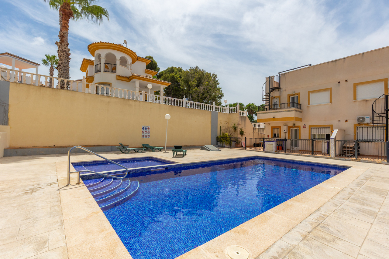 2 bedroom Apartamento se vende en Orihuela
