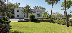 5 slaapkamer Villa te koop in Estepona