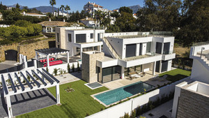 6 slaapkamer Villa te koop in Estepona