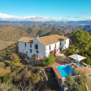 8 slaapkamer Villa te koop in Malaga
