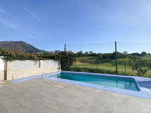 5 slaapkamer Villa te koop in Estepona