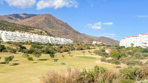 Grondstuk te koop in Estepona