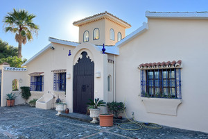 4 slaapkamer Villa te koop in Estepona