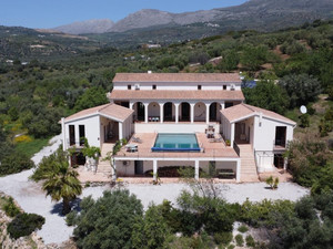 8 slaapkamer Villa te koop in Alcaucin