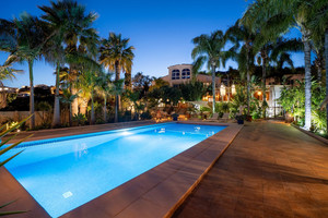 6 slaapkamer Villa te koop in Benalmadena