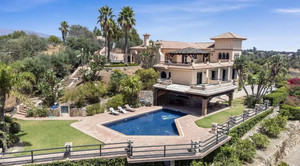6 slaapkamer Villa te koop in Estepona
