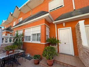 4 slaapkamer Rijtjeshuis te koop in Elche