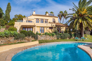 5 slaapkamer Villa te koop in Estepona