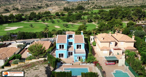 6 slaapkamer Villa te koop in Monforte del Cid