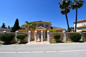 9 slaapkamer Villa te koop in Mijas