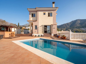 4 slaapkamer Villa te koop in Fuengirola