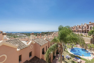 3 slaapkamer Rijtjeshuis te koop in Estepona