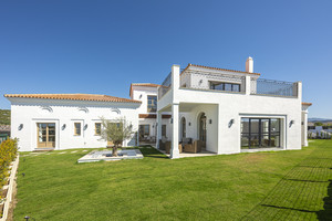 4 slaapkamer Villa te koop in Estepona