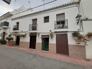 3 slaapkamer Grondstuk te koop in Estepona