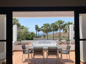 2 slaapkamer Rijtjeshuis te koop in Benahavis
