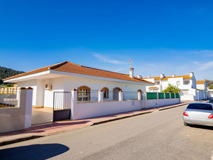 4 slaapkamer Villa te koop in Humilladero