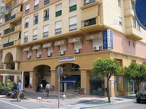 11 slaapkamer Commercieel te koop in Marbella