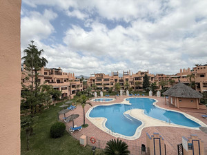 4 slaapkamer Appartement te koop in Estepona