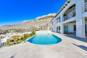 8 slaapkamer Villa te koop in Altea