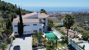 7 slaapkamer Villa te koop in Algarrobo