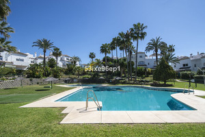 5 slaapkamer Villa te koop in Estepona