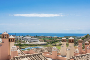 3 slaapkamer Rijtjeshuis te koop in Estepona