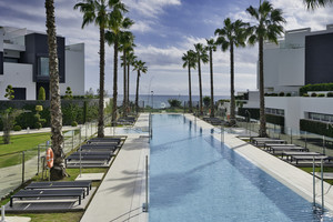 4 slaapkamer Villa te koop in Estepona