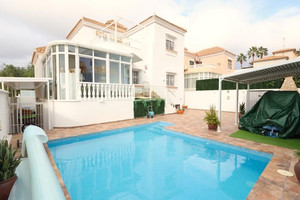 4 slaapkamer Villa te koop in San Miguel de Salinas