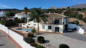 4 slaapkamer Villa te koop in Periana